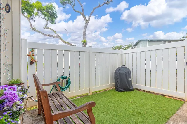 $585,000 | 98-715 Kaonohi Street, Unit 26, Aiea, HI 96701