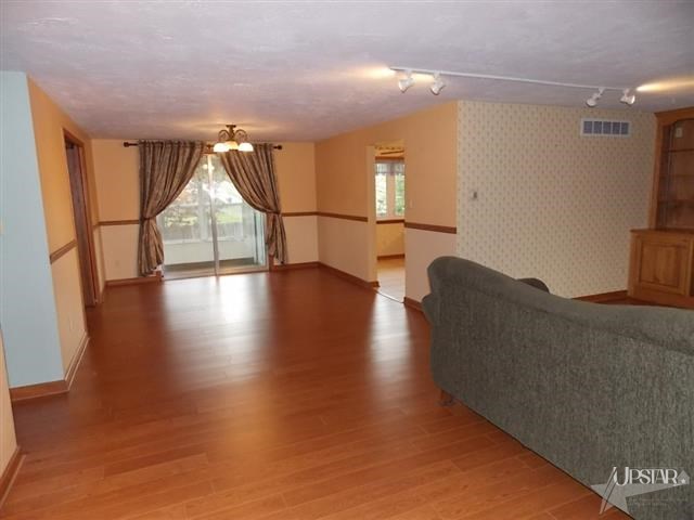 9911 Hosler Road Leo, IN 46765 - Photo 5 of 29
