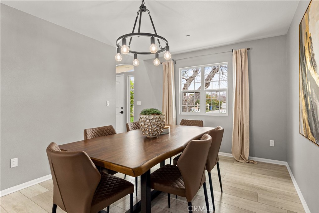 8213 Quartz Avenue Winnetka, CA 91306 - Photo 11 of 34