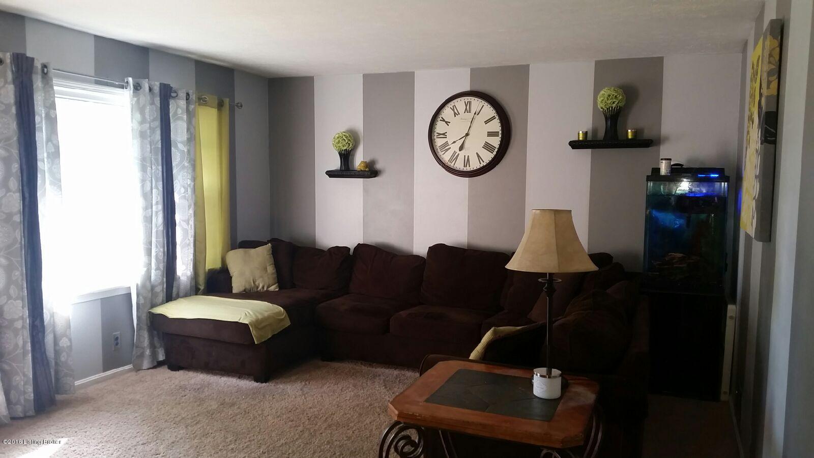820 Flicker Road Louisville, KY 40214 - Photo 14 of 27 Living Room 1
