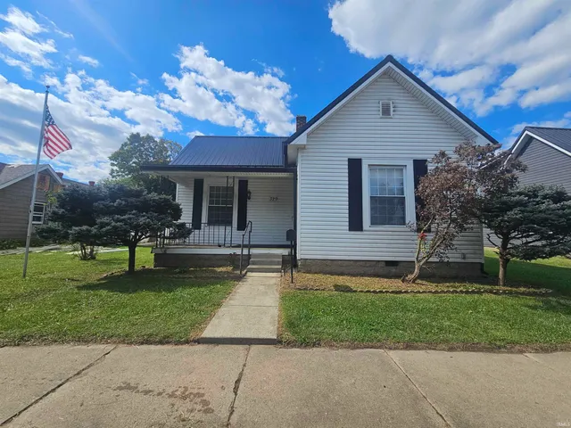 $975 | 329 East East Street, Spencer, IN 47460