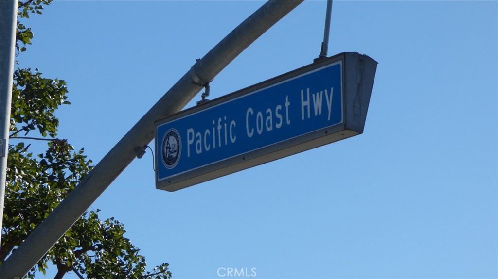 33908 Cape Cove Dana Point, CA 92629 - Photo 63 of 71 a street sign that is on a wall