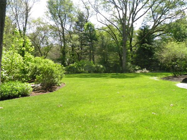 72 Byron Road Weston, MA 02493 - Photo 11 of 15