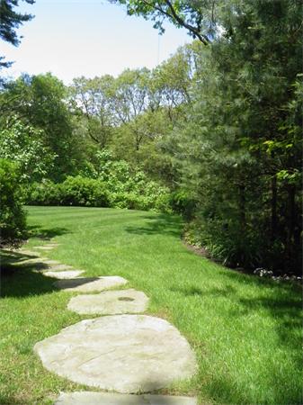 72 Byron Road Weston, MA 02493 - Photo 14 of 15