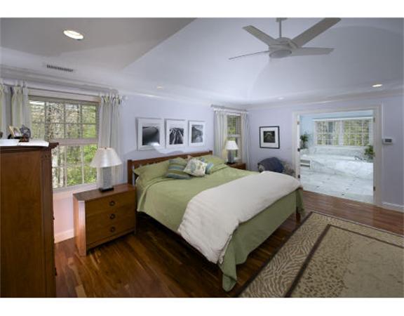 72 Byron Road Weston, MA 02493 - Photo 8 of 15