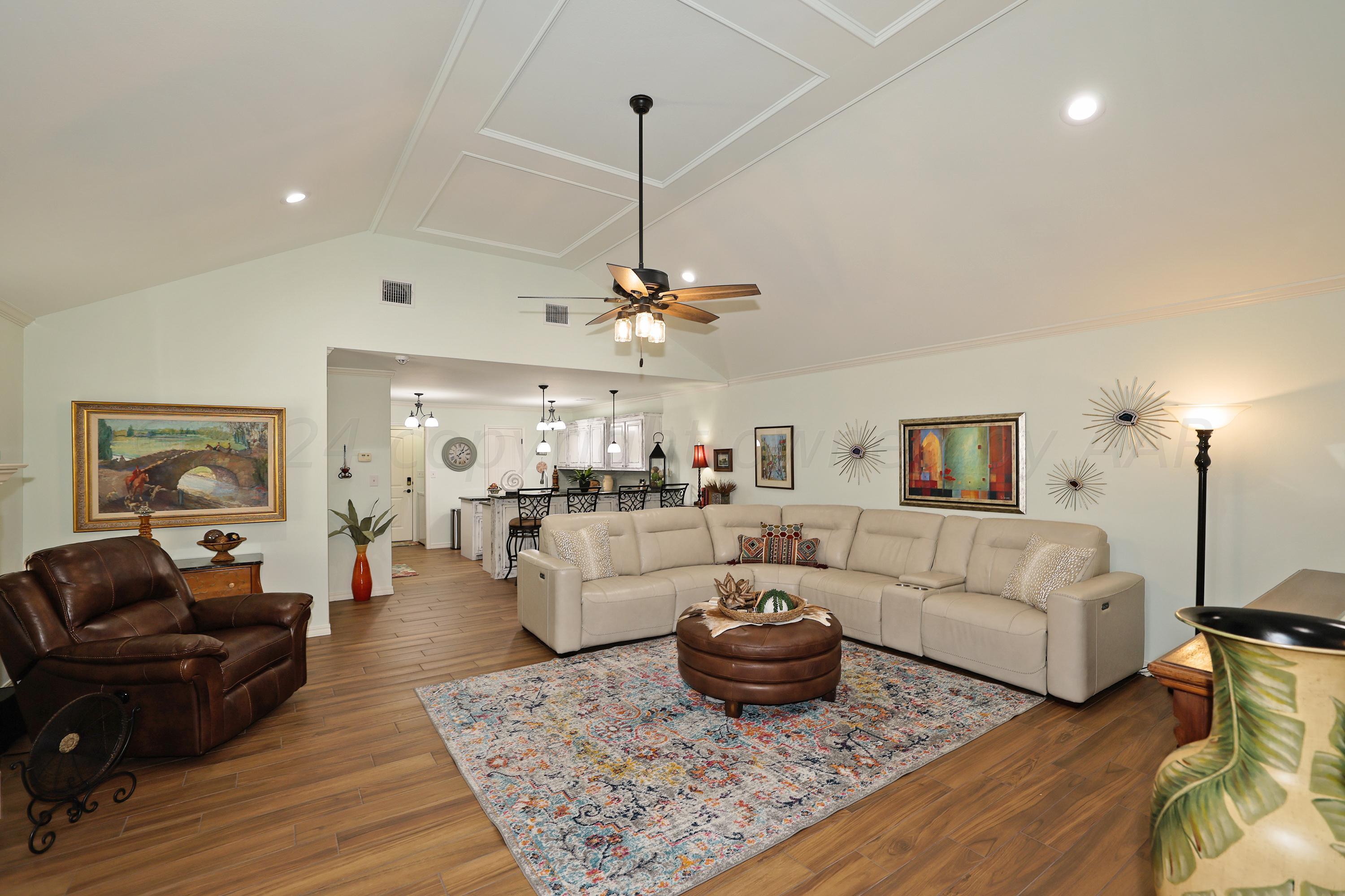 6807 Mosley Street Amarillo, TX 79119 - Photo 7 of 27 7-Living Area