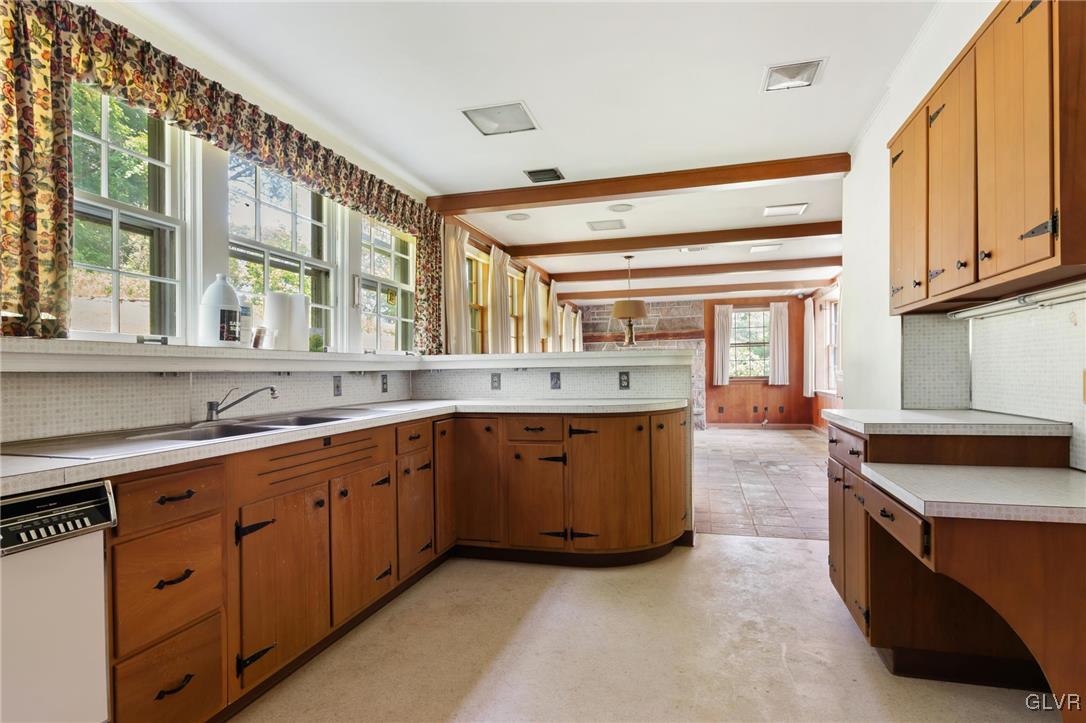 2545 Riverbend Road Allentown, PA 18103 - Photo 20 of 26 Gallery Image 20