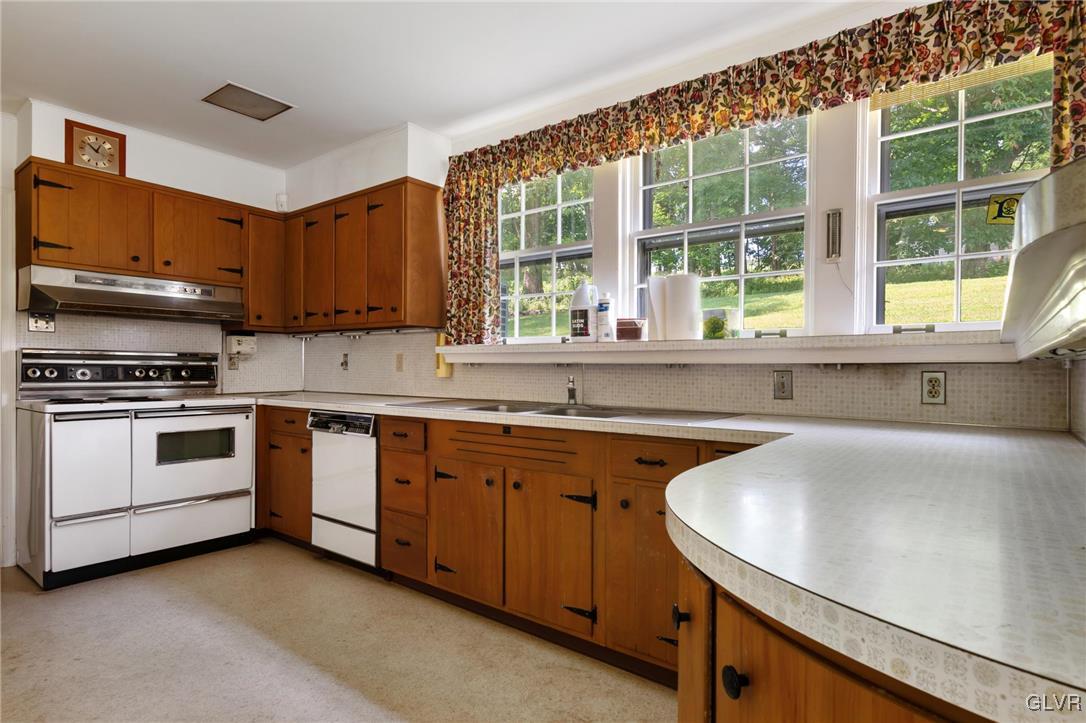 2545 Riverbend Road Allentown, PA 18103 - Photo 21 of 26 Gallery Image 21