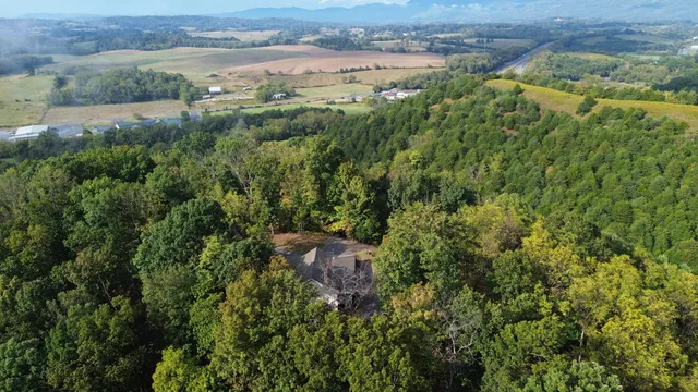 $535,000 | 411 Hardbarger Road, Buchanan, VA 24066