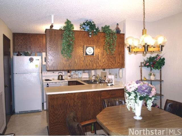766 County Rd F West, Unit G Shoreview, MN 55126 - Photo 4 of 18 Gallery Image 4