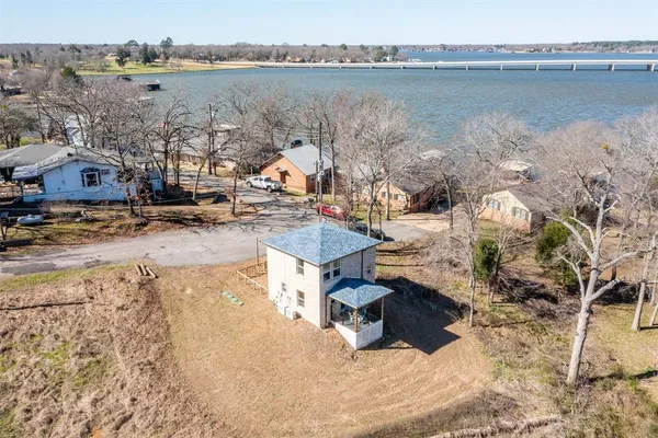 a view of a lake with houses