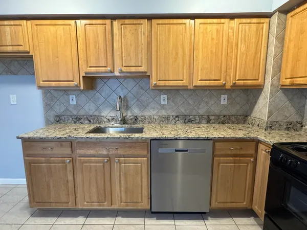 $2,950 | 86 West 16th Street, Bayonne, NJ 07002
