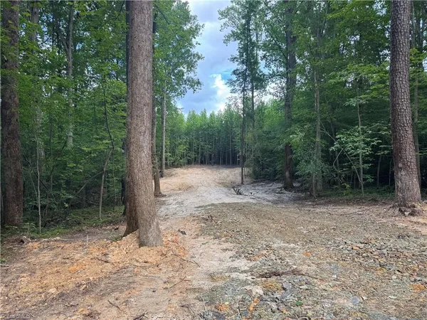 $439,900 | 5 Dover Church Road, Seagrove, NC 27341