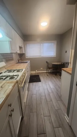 $1,200 | 1312 Melrose Avenue, Unit 111, Waukegan, IL 60085