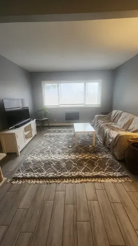 $1,200 | 1312 Melrose Avenue, Unit 111, Waukegan, IL 60085