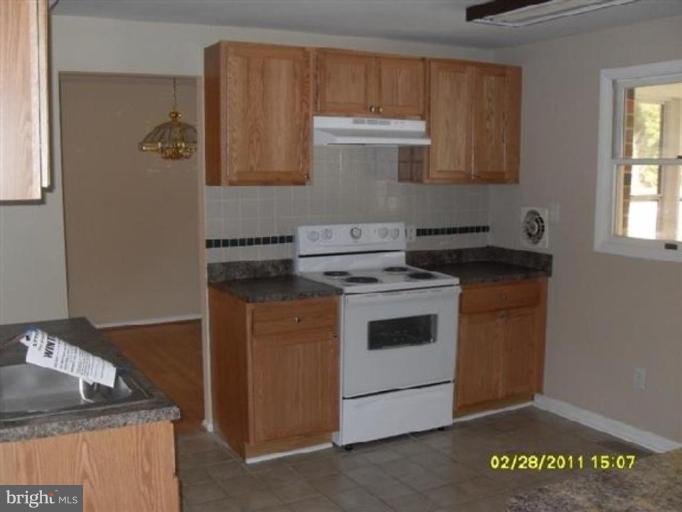 9503 Gunview Road Nottingham, MD 21236 - Photo 2 of 23 Kitchen
