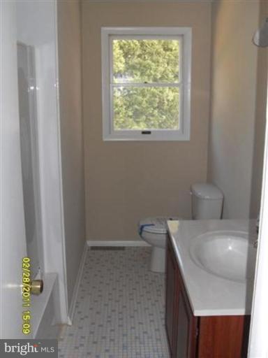 9503 Gunview Road Nottingham, MD 21236 - Photo 7 of 23 Bath #2