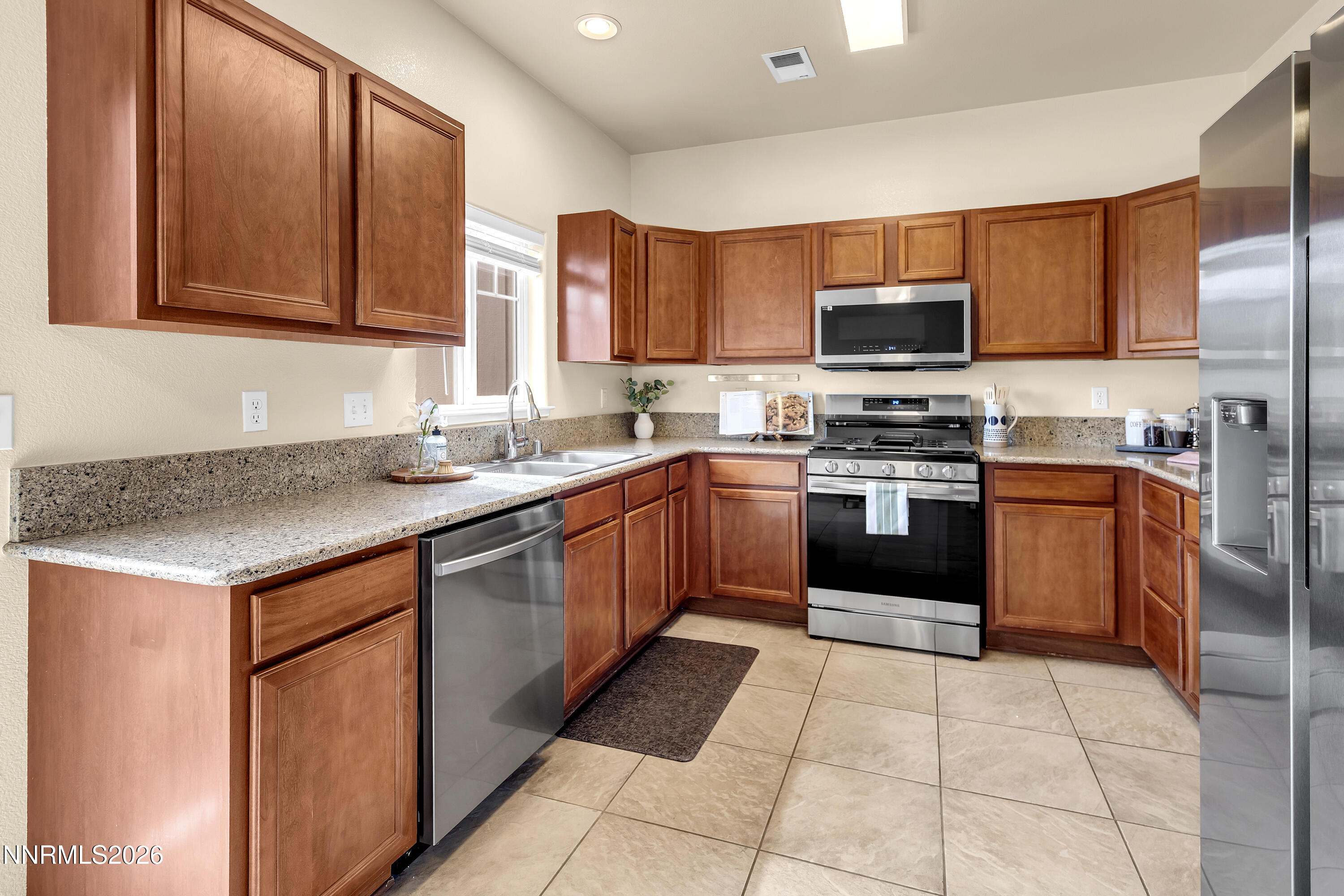4047 Anthony James Court Reno, NV 89503 - Photo 11 of 34 New Samsung Appliances