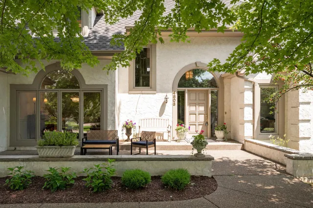 $1,135,000 | 4803 Chantrey Place, Minnetonka, MN 55345