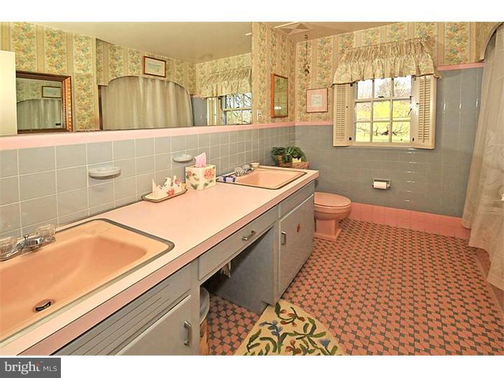 1453 Tallyho Road Jenkintown, PA 19046 - Photo 19 of 25 Bathroom