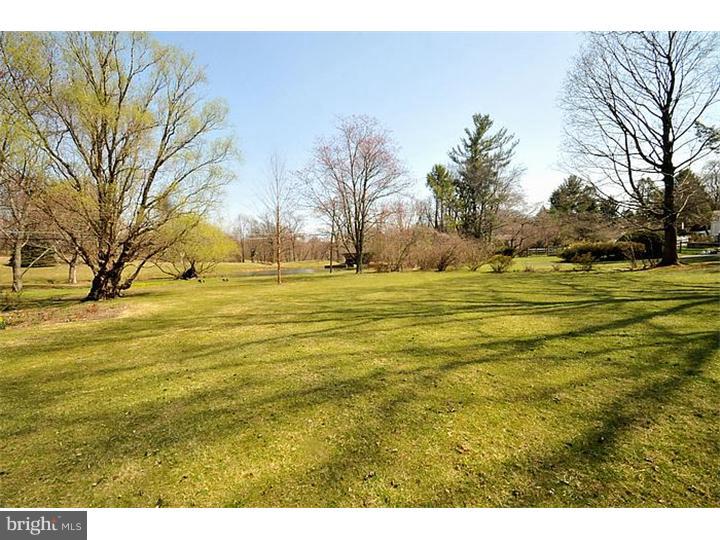 1453 Tallyho Road Jenkintown, PA 19046 - Photo 6 of 25 Back Yard