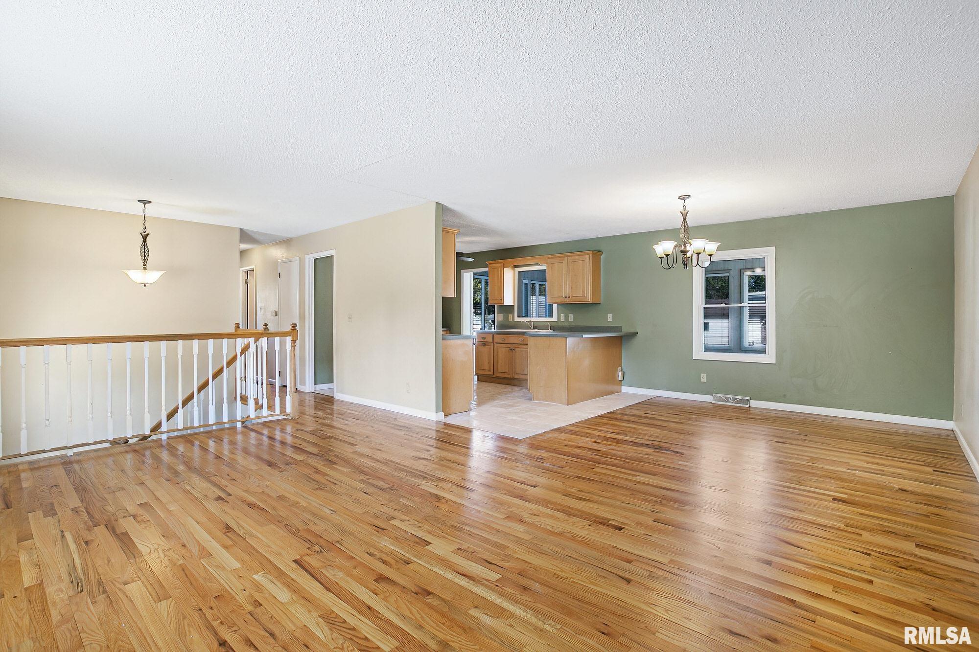 2130 Maplecrest Road Bettendorf, IA 52722 - Photo 8 of 35 Gallery Image 8