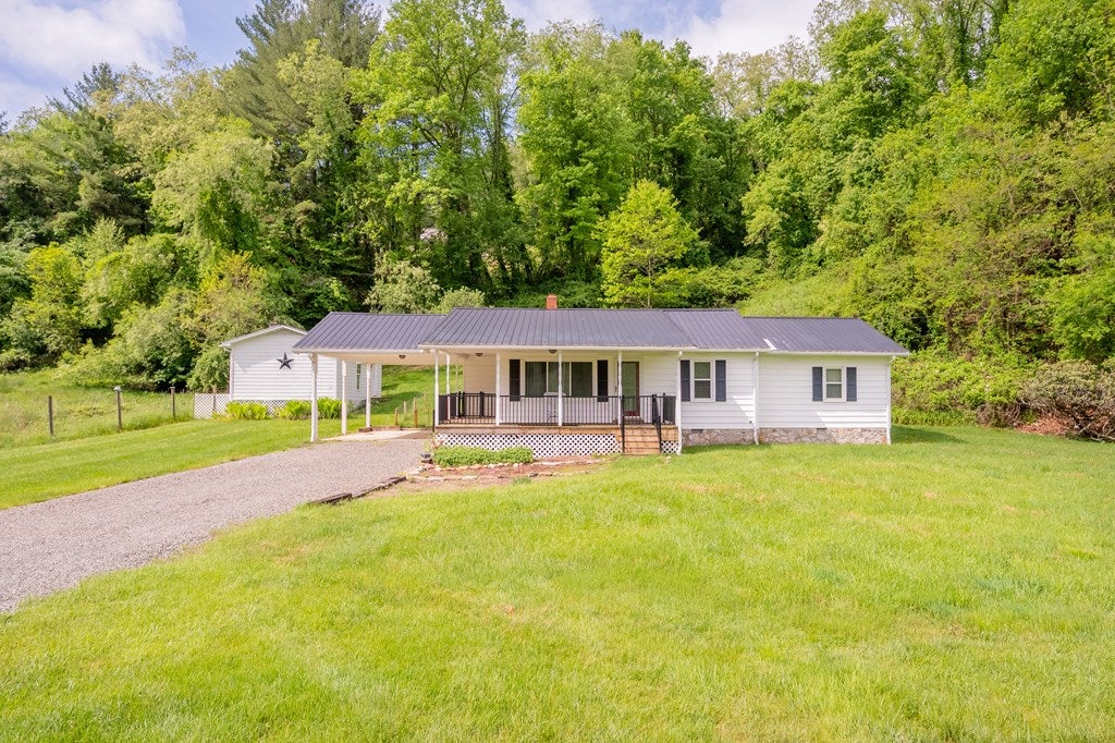 2060 Delhart Road Galax, VA 24333 - Photo 3 of 73 Gallery Image 3