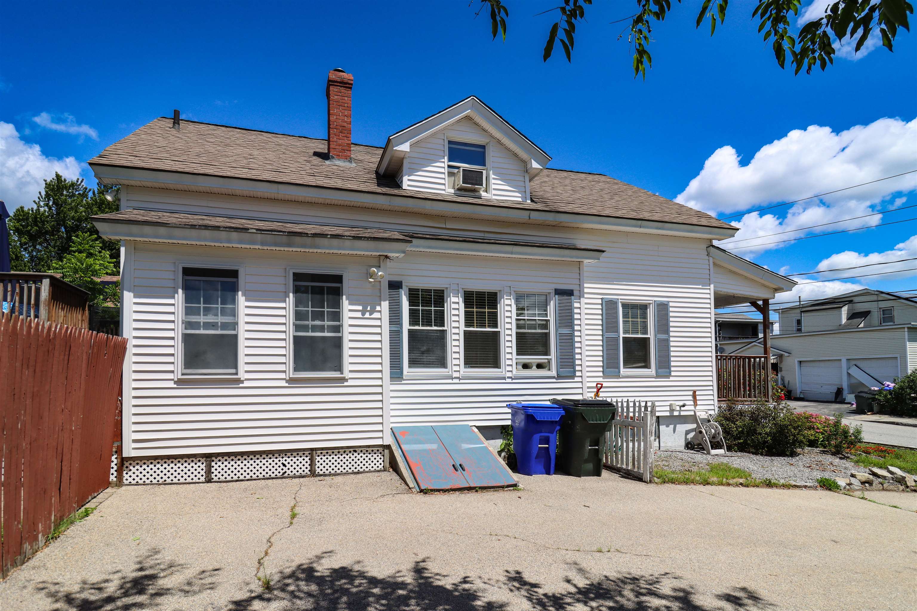 136 Morgan Street Manchester, NH 03102 - Photo 4 of 31