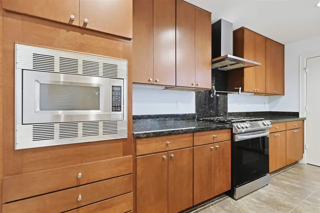 $3,499 | 1719 Welch Street, Unit A, Houston, TX 77006