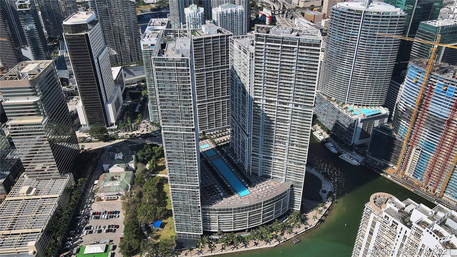 475 Brickell Avenue, Unit 5109 Miami, FL 33131 - Photo 30 of 31 a view of entryway