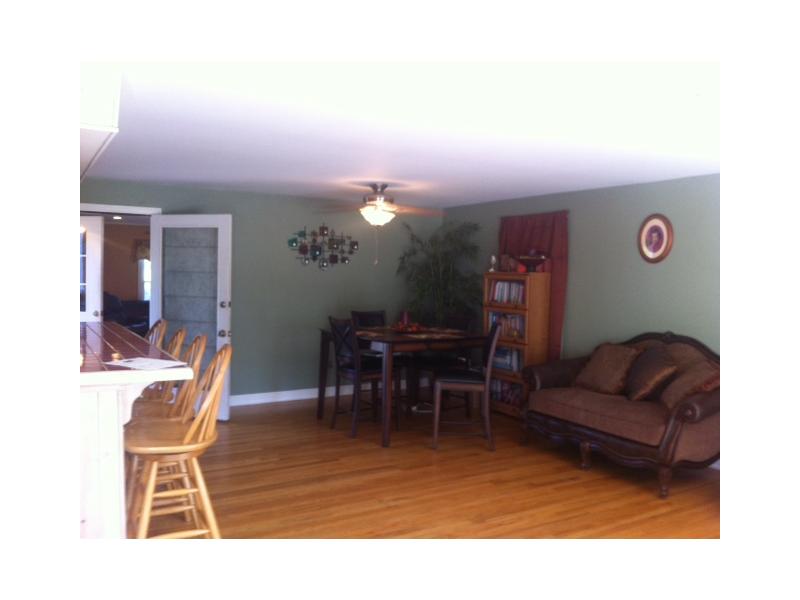 20 Mayfield Road Barrington, RI 02806 - Photo 4 of 7 Living Room.