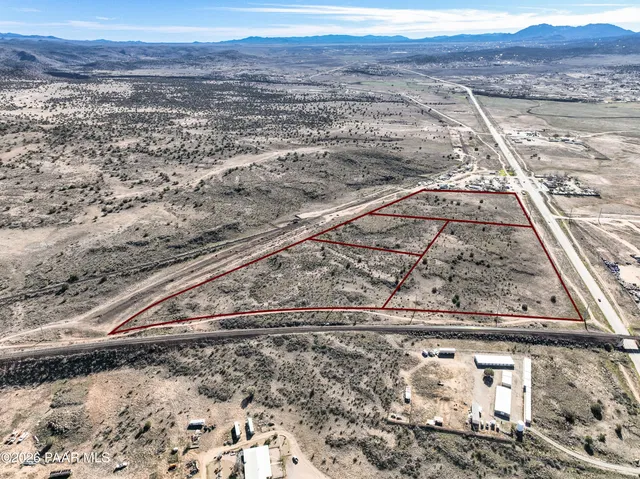 a view of an outdoor space