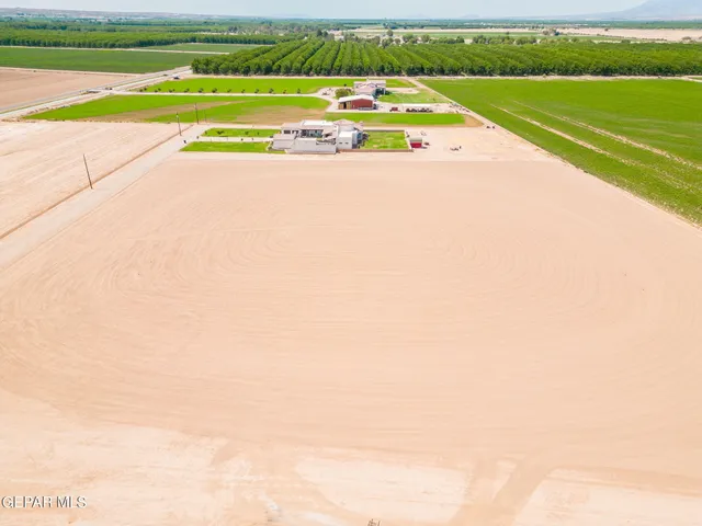 a view of a tennis court