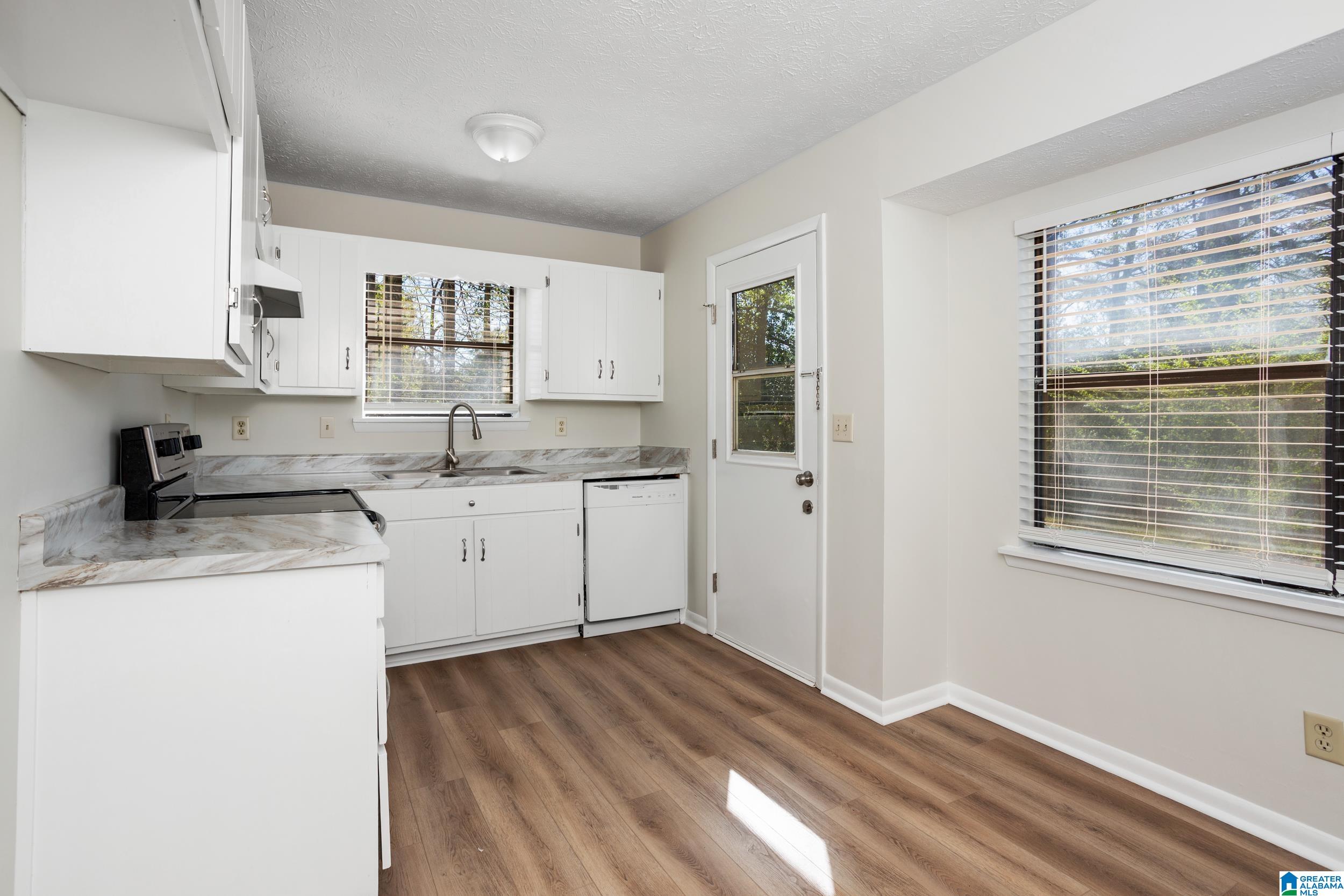 1502 Fillys Run Weaver, AL 36277 - Photo 9 of 32