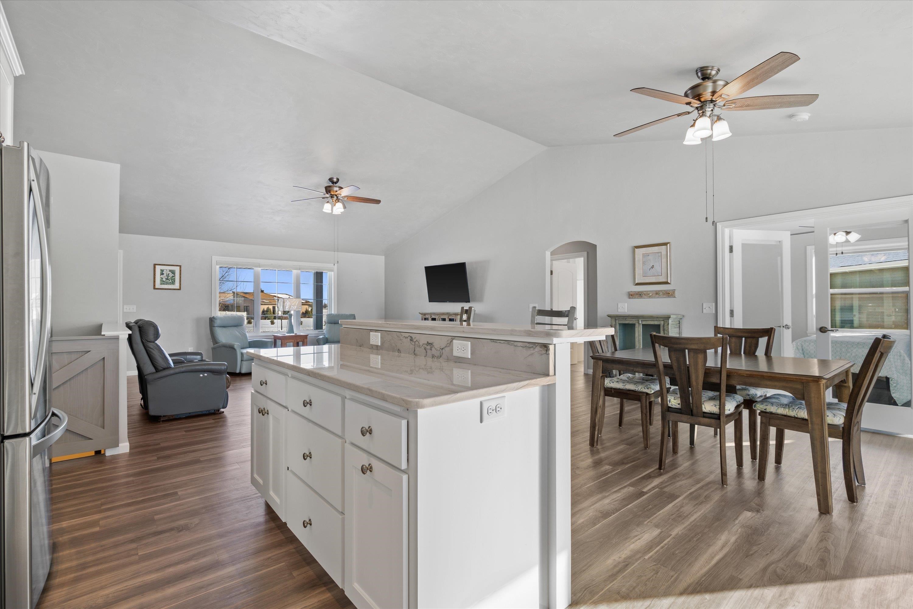 1735 Red Oak Street Green Bay, WI 54313 - Photo 16 of 40