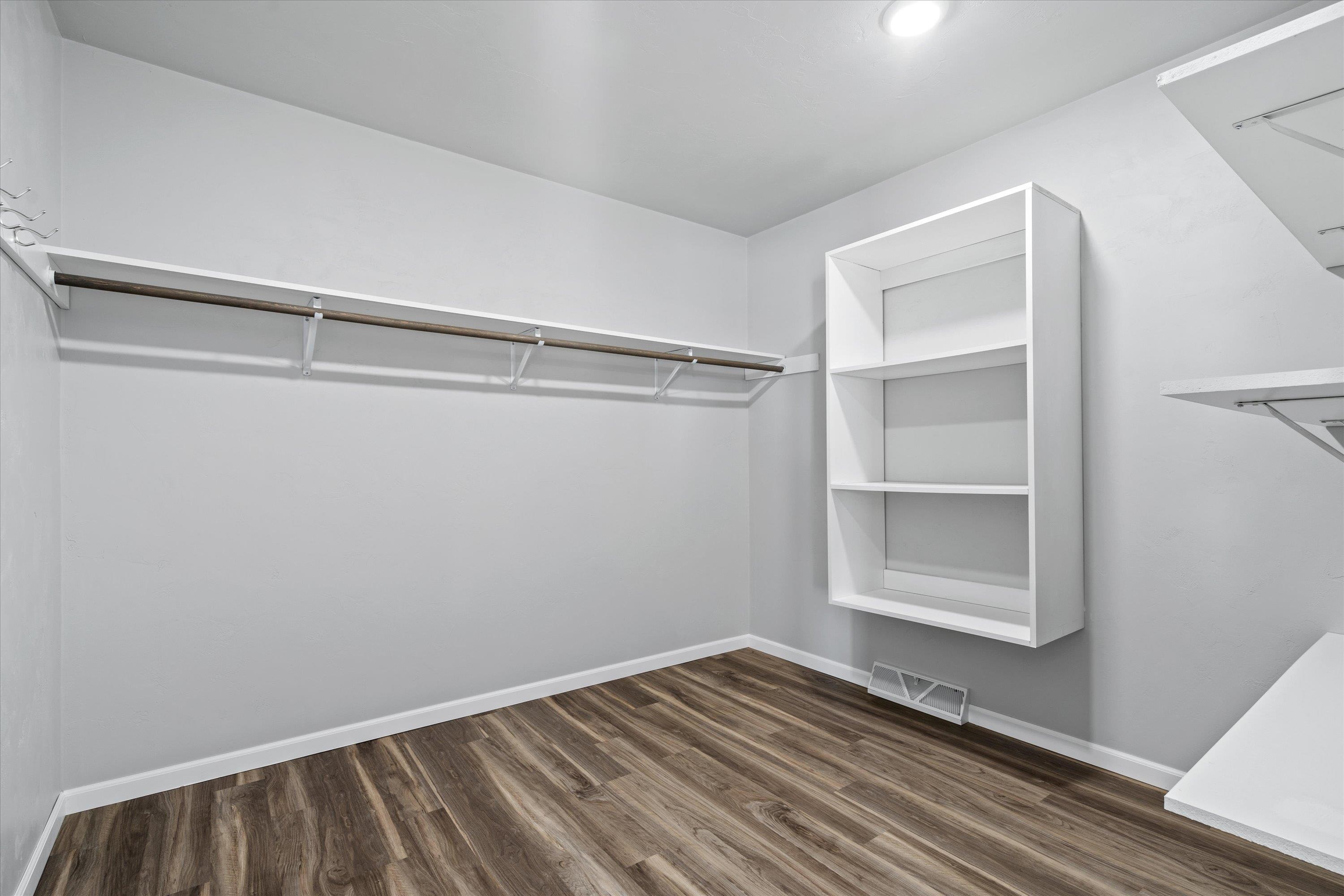 1735 Red Oak Street Green Bay, WI 54313 - Photo 25 of 40