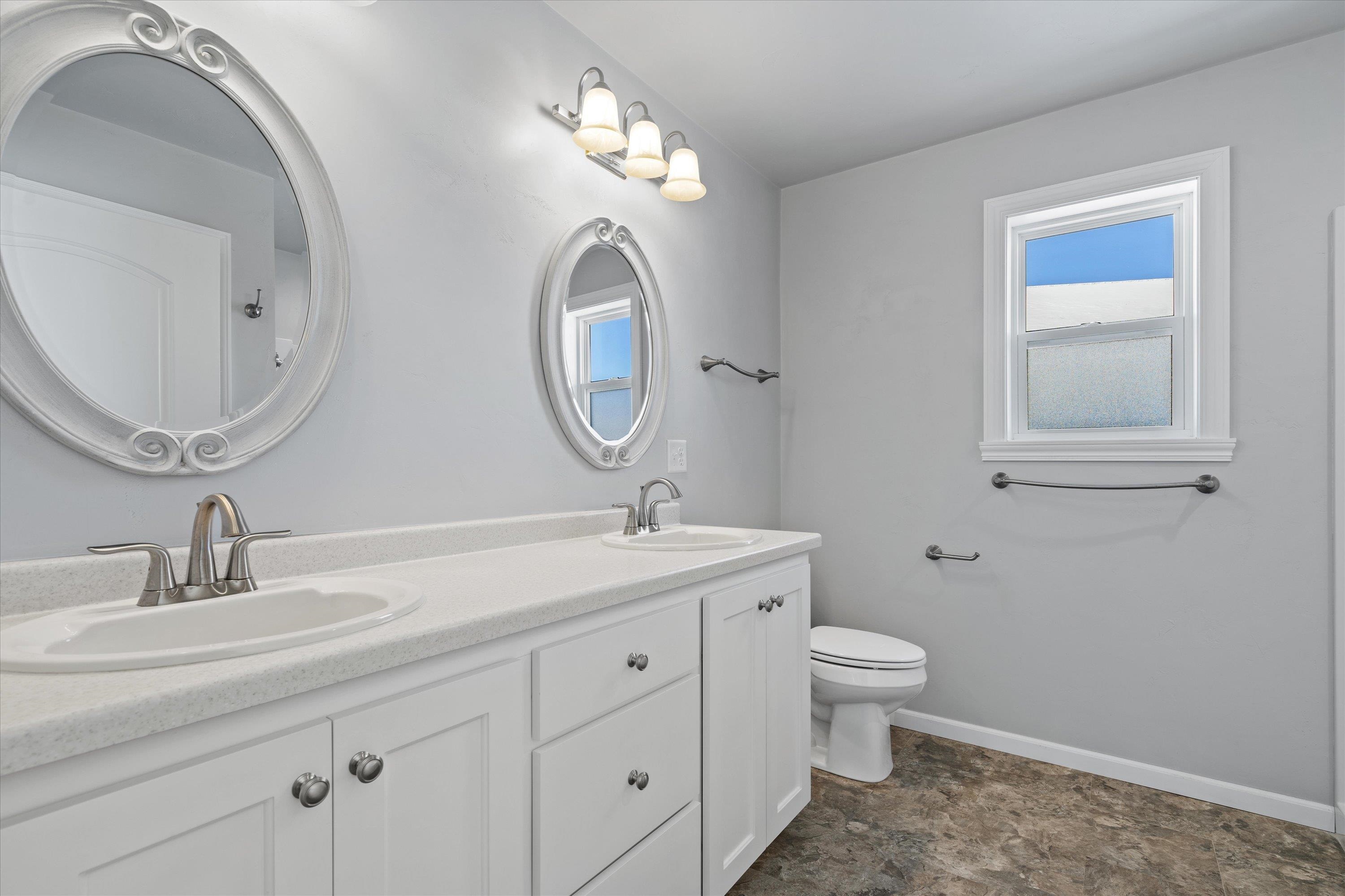 1735 Red Oak Street Green Bay, WI 54313 - Photo 26 of 40