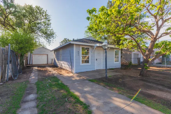 $975 | 904 North Hayes Street, Amarillo, TX 79107