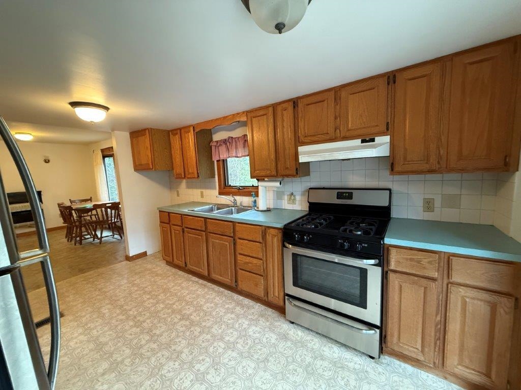 48 Spa Road Danbury, NH 03230 - Photo 2 of 38