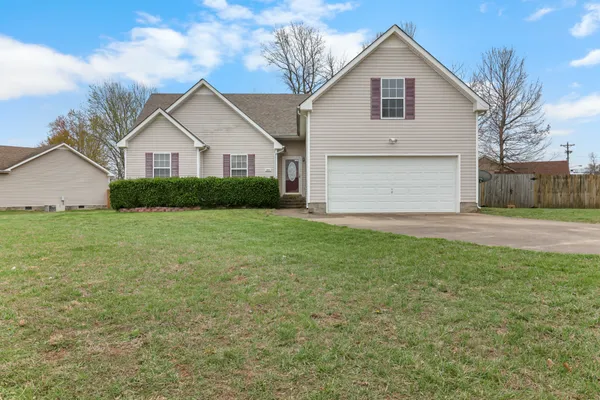 $1,700 | 3809 Man O War Boulevard, Clarksville, TN 37042