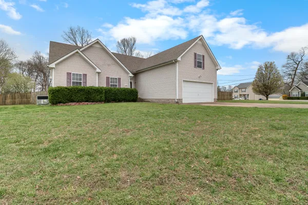 $1,700 | 3809 Man O War Boulevard, Clarksville, TN 37042