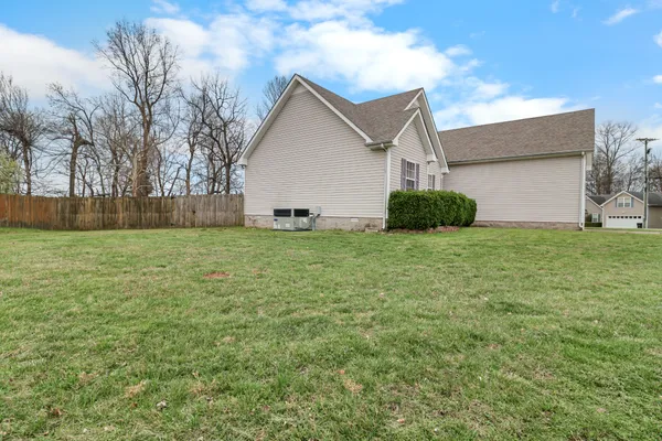 $1,700 | 3809 Man O War Boulevard, Clarksville, TN 37042