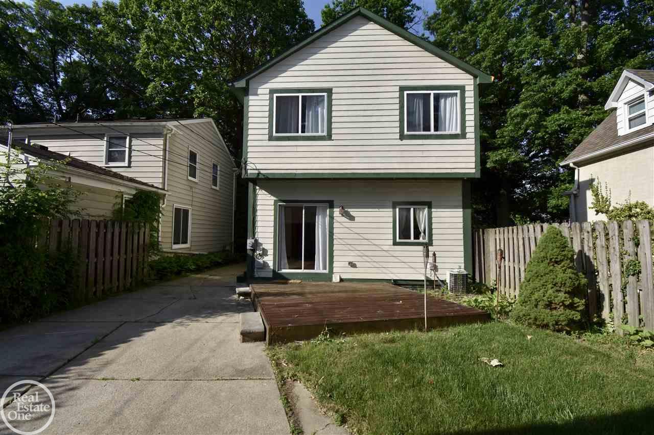 2118 Hampton Road Grosse Pointe, MI 48236 - Photo 38 of 45 31381669-37.JPG