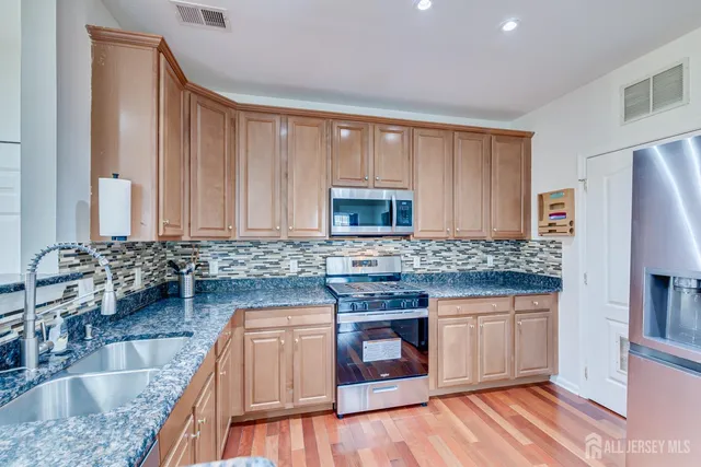 $525,000 | 2822 Edward Stec Boulevard, Edison, NJ 08837