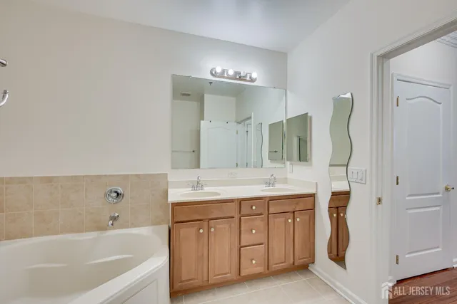 $525,000 | 2822 Edward Stec Boulevard, Edison, NJ 08837