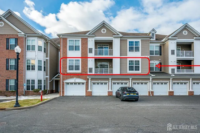 $525,000 | 2822 Edward Stec Boulevard, Edison, NJ 08837