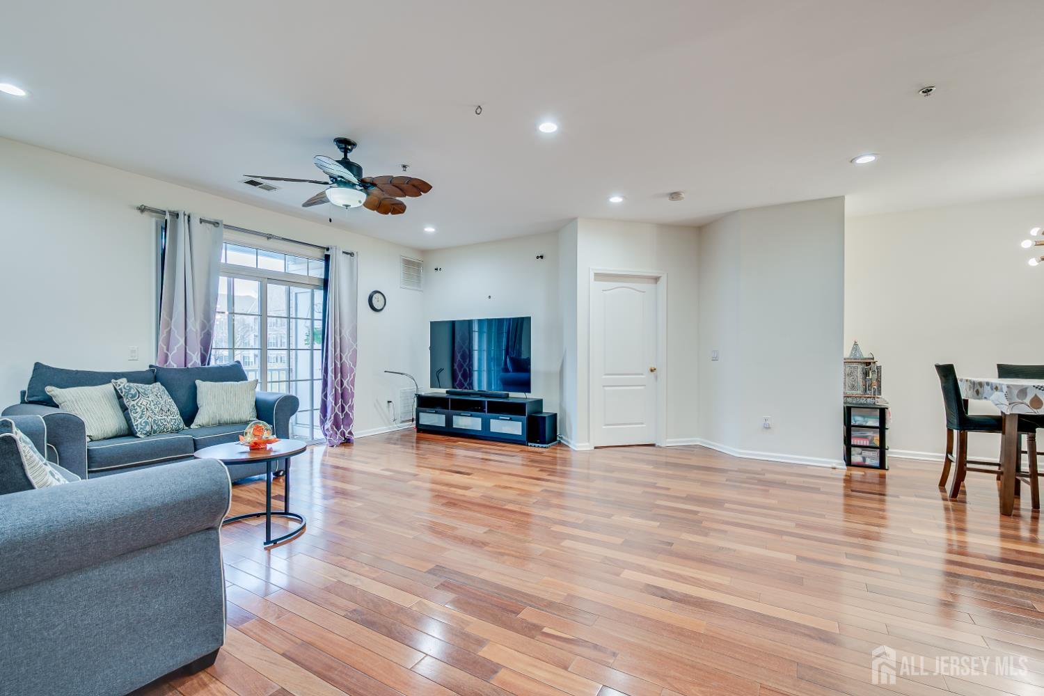 2822 Edward Stec Boulevard Edison, NJ 08837 - Photo 3 of 36