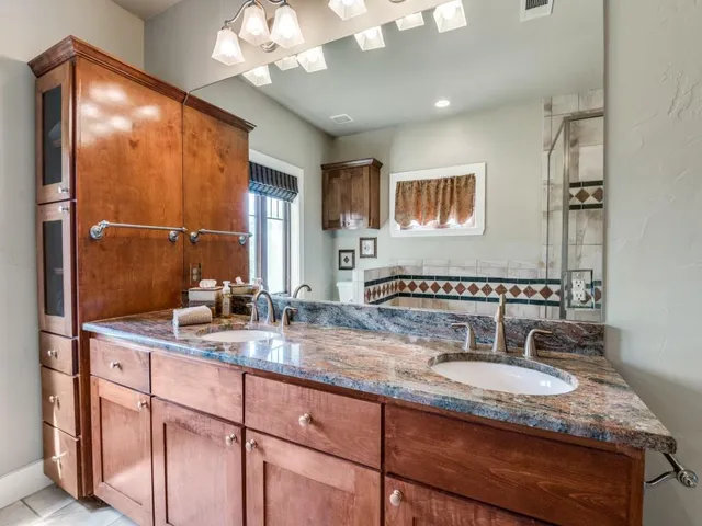 $562,500 | 14244 Caddo Creek Circle, Larue, TX 75770