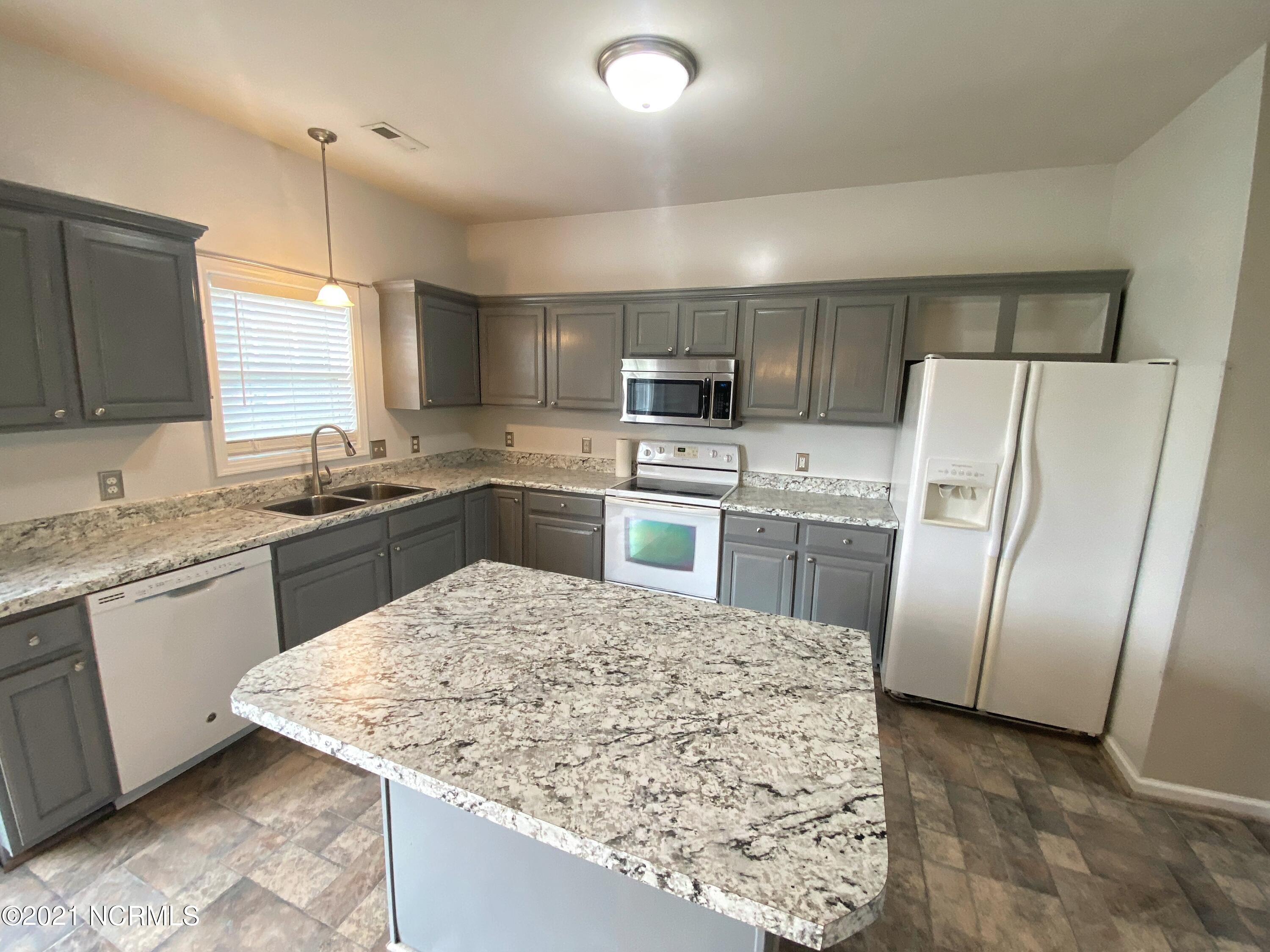 1852 Haw Branch Road Beulaville, NC 28518 - Photo 11 of 35 Kitchen4