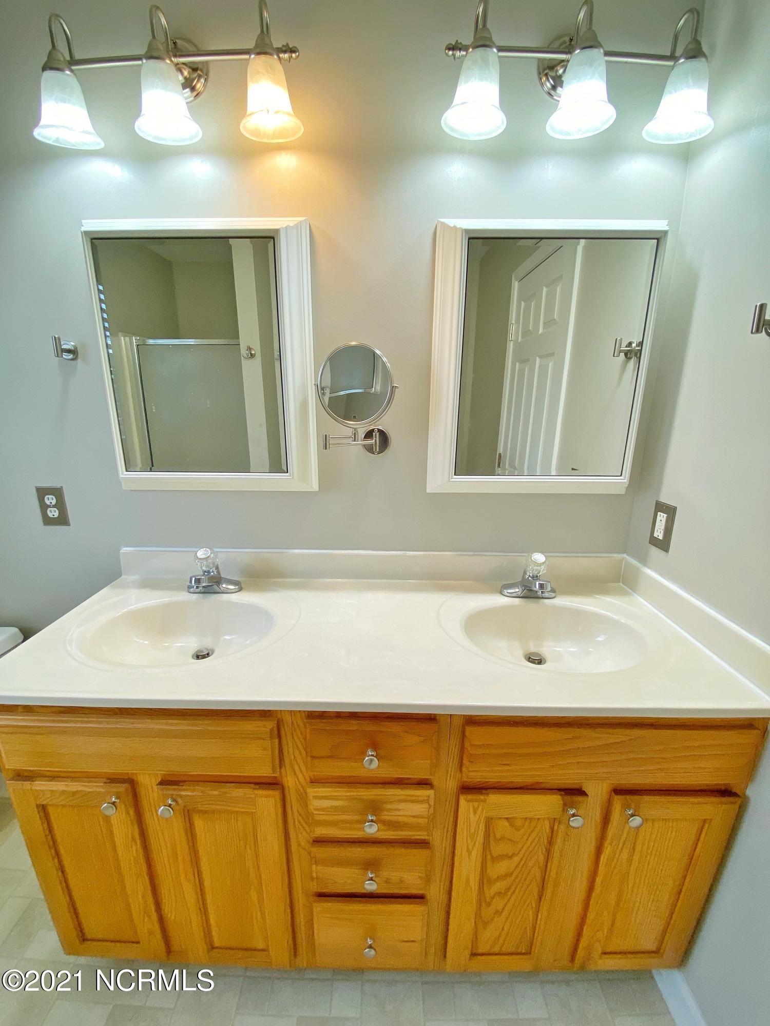 1852 Haw Branch Road Beulaville, NC 28518 - Photo 24 of 35 Mstrbath2